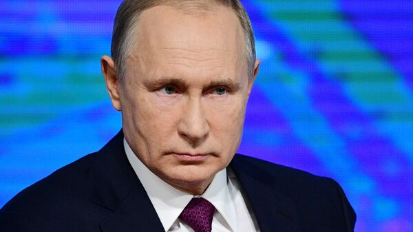 Президент РФ Владимир Путин на четырнадцатой большой ежегодной пресс-конференции Президент РФ Владимир Путин на четырнадцатой большой ежегодной пресс-конференции