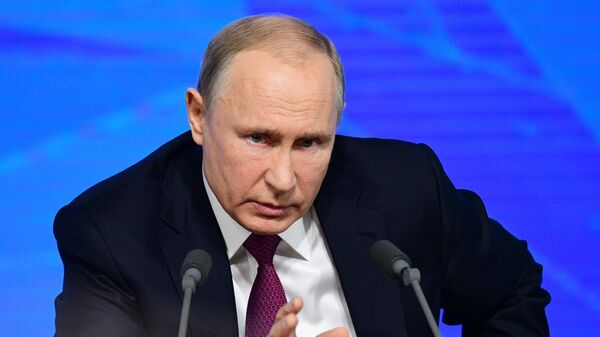 Президент РФ Владимир Путин на четырнадцатой большой ежегодной пресс-конференции Президент РФ Владимир Путин на четырнадцатой большой ежегодной пресс-конференции