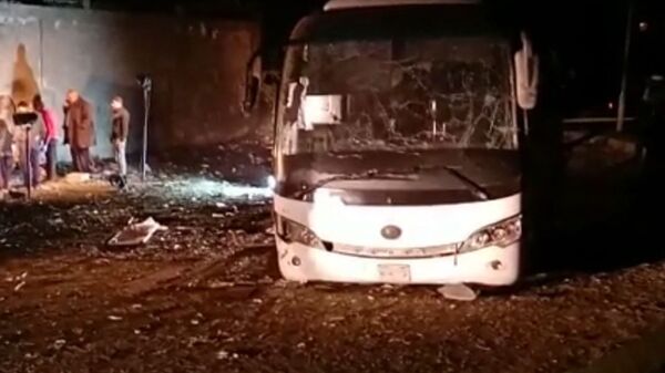 Кадры с места подрыва автобуса с туристами в Египте Кадры с места подрыва автобуса с туристами в Египте