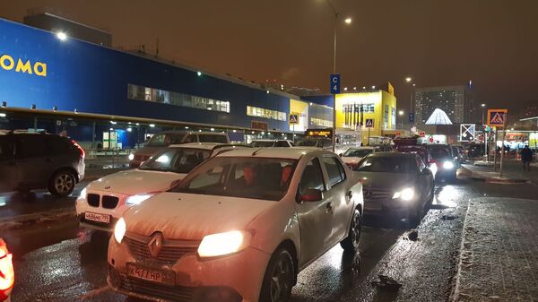 Эвакуация торгового центра Мега в Химках. 30 декабря 2018 Эвакуация торгового центра Мега в Химках. 30 декабря 2018