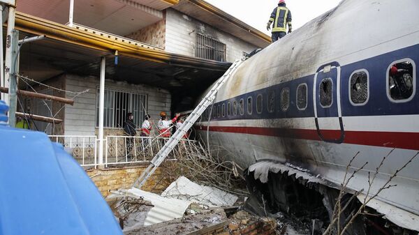 Место крушения грузового самолета Boeing 707 в окрестностях Тегерана. 14 января 2019 Место крушения грузового самолета Boeing 707 в окрестностях Тегерана. 14 января 2019