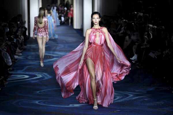 Показ коллекции Zuhair Murad на Неделе моды Haute Couture в Париже Показ коллекции Zuhair Murad на Неделе моды Haute Couture в Париже