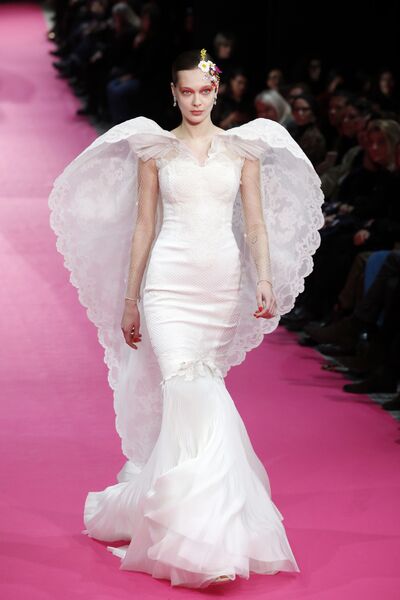 Показ коллекции Alexis Mabille на Неделе моды Haute Couture в Париже Показ коллекции Alexis Mabille на Неделе моды Haute Couture в Париже