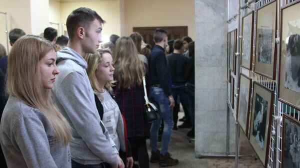 Фотовыставка Ужасы нацизма: геноцид славянского населения, посвященная 75-й годовщине освобождения Ленинграда от фашистской блокады и 74-й годовщине освобождения советскими войсками концентрационного лагеря Аушвиц-Биркенау возле города Освенцим в Луганске Фотовыставка Ужасы нацизма: геноцид славянского населения, посвященная 75-й годовщине освобождения Ленинграда от фашистской блокады и 74-й годовщине освобождения советскими войсками концентрационного лагеря Аушвиц-Биркенау возле города Освенцим в Луганске
