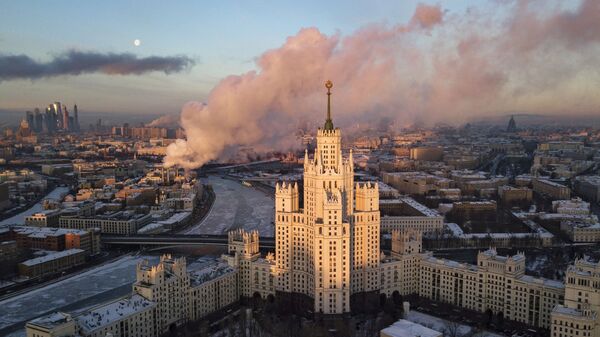 Высотка на Котельнической набережной в Москве Высотка на Котельнической набережной в Москве