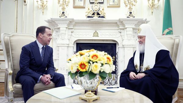 Председатель правительства РФ Дмитрий Медведев и патриарх Московский и всея Руси Кирилл во время встречи. 31 января 2019 Председатель правительства РФ Дмитрий Медведев и патриарх Московский и всея Руси Кирилл во время встречи. 31 января 2019
