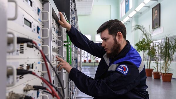 Инженер в аппаратной Тульского областного радиотелевизионного передающего центра Инженер в аппаратной Тульского областного радиотелевизионного передающего центра