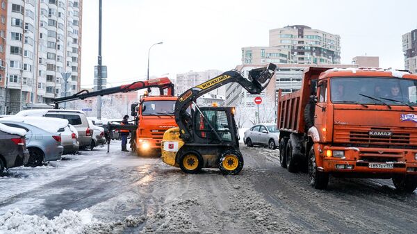 Уборка снега в районе Люблино Уборка снега в районе Люблино