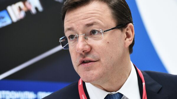 Губернатор Самарской области Дмитрий Азаров на стенде МИА Россия сегодня на Российском инвестиционном форуме в Сочи Губернатор Самарской области Дмитрий Азаров на стенде МИА Россия сегодня на Российском инвестиционном форуме в Сочи