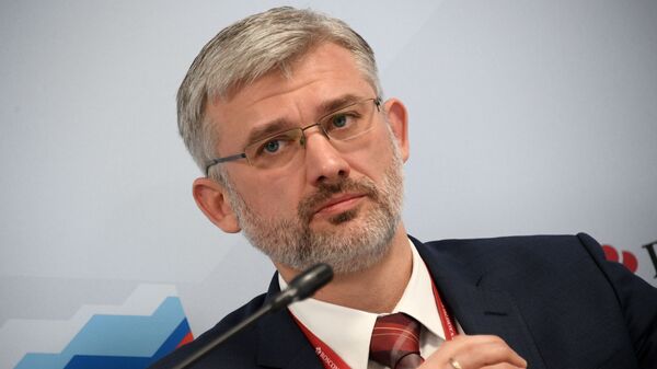 Министр транспорта РФ Евгений Дитрих на Российском инвестиционном форуме в Сочи Министр транспорта РФ Евгений Дитрих на Российском инвестиционном форуме в Сочи
