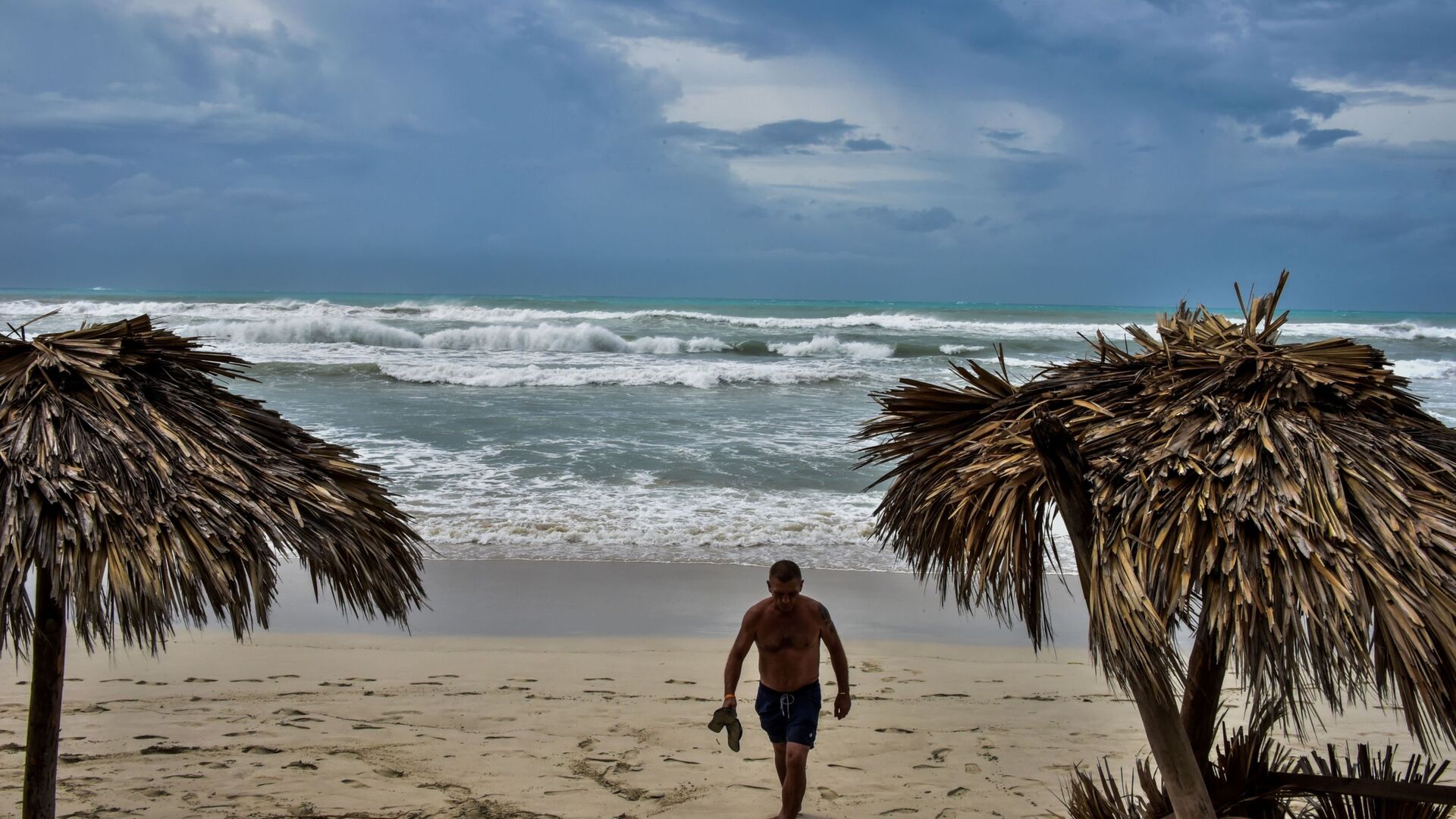 Когда лучше отдыхать на кубе по месяцам. Куба пляж. Варадеро. Куба фото туристов. Варадеро шторм.