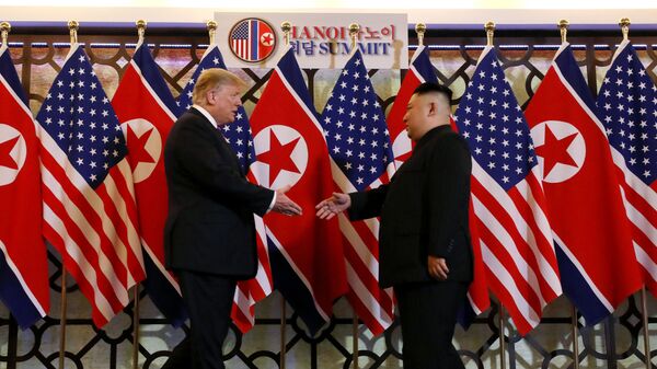 Президент США Дональд Трамп и лидер КНДР Ким Чен Ын Во время встречи в Ханое, Вьетнам. 27 февраля 2019 Президент США Дональд Трамп и лидер КНДР Ким Чен Ын Во время встречи в Ханое, Вьетнам. 27 февраля 2019