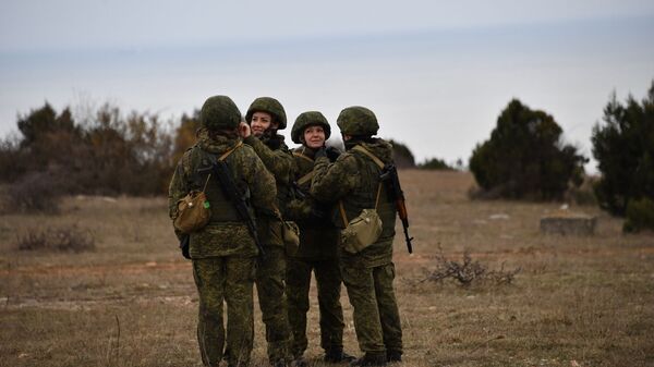 Женский боевой расчёт по управлению беспилотными аппаратами Женский боевой расчёт по управлению беспилотными аппаратами