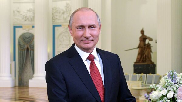 Президент России Владимир Путин поздравил российских женщин с праздником – Международным женским днем Президент России Владимир Путин поздравил российских женщин с праздником – Международным женским днем