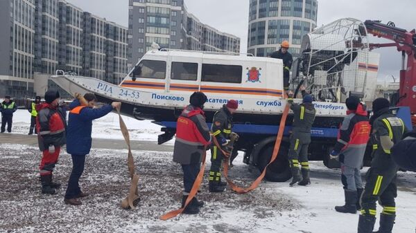 Спасение рыбаков со льда Финского залива в Санкт-Петербурге Спасение рыбаков со льда Финского залива в Санкт-Петербурге