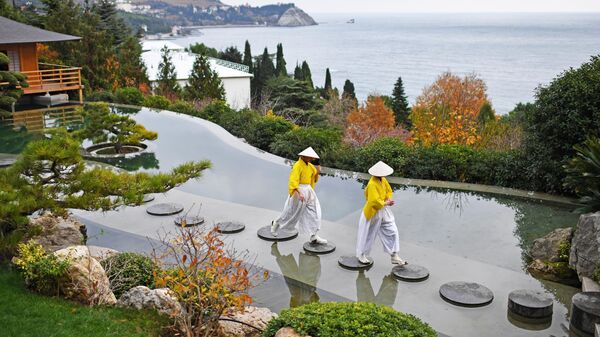 Артисты на открытии Японского сада на территории парка Айвазовское