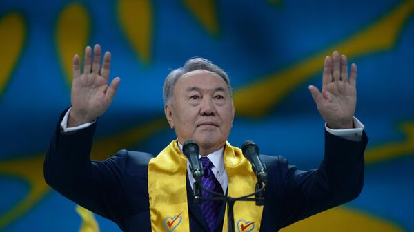 Нурсултан Назарбаев на праздничном концерте в Астане