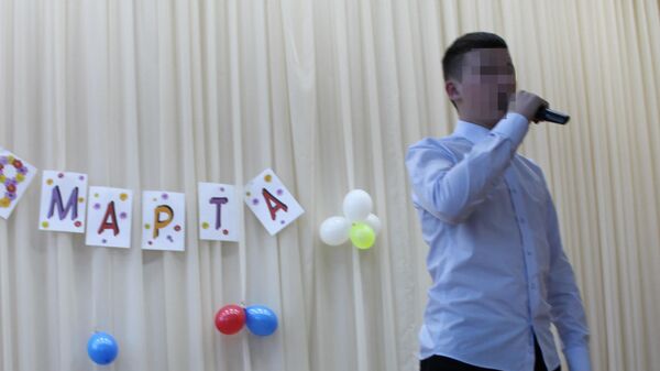 Сергей Панин поздравляет учителей с 8 Марта