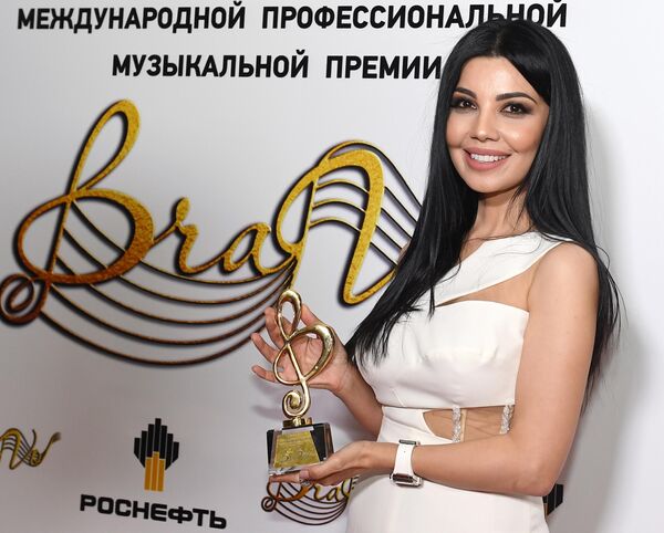 Певица Шахзода (Узбекистан) после церемонии вручения музыкальной премии BraVo в Москве Певица Шахзода (Узбекистан) после церемонии вручения музыкальной премии BraVo в Москве