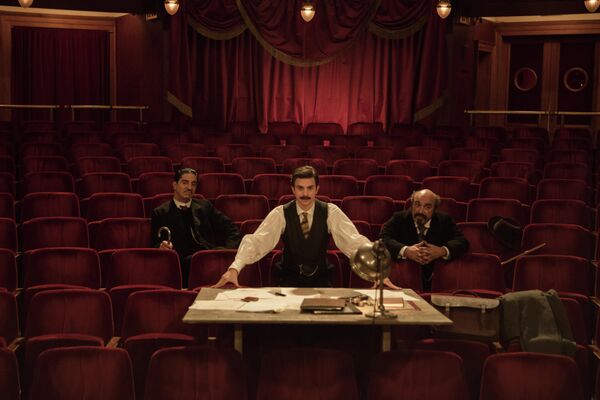 Кадр из фильма Сирано. Успеть до премьеры Кадр из фильма Сирано. Успеть до премьеры
