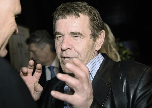 Актер Алексей Булдаков на праздновании дня рождения художника Никаса Сафронова в ресторане FBR Актер Алексей Булдаков на праздновании дня рождения художника Никаса Сафронова в ресторане FBR