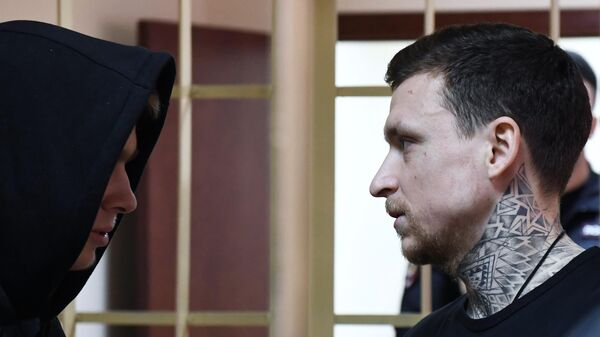 Брат Александра Кокорина Кирилл (слева) и Павел Мамаев Брат Александра Кокорина Кирилл (слева) и Павел Мамаев