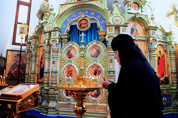 Фарфоровый иконостас в храме иконы Божией Матери Семистрельная в Троице-Георгиевском женском монастыре Фарфоровый иконостас в храме иконы Божией Матери Семистрельная в Троице-Георгиевском женском монастыре