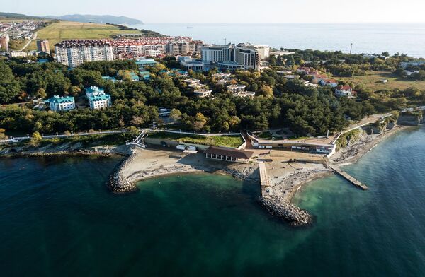 Вид на Толстый мыс в Геленджике Вид на Толстый мыс в Геленджике