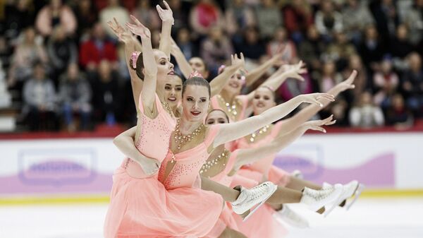 Выступление команды из России на чемпионате мира по синхронному катанию среди юниоров в Хельсинки Выступление команды из России на чемпионате мира по синхронному катанию среди юниоров в Хельсинки