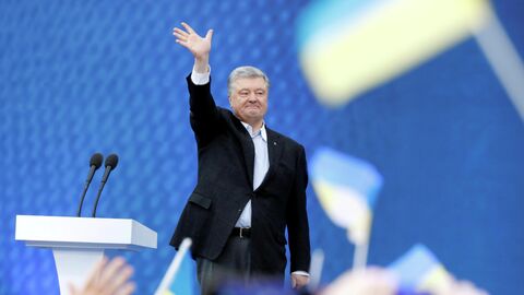 Кандидат в президенты Украины Петр Порошенко во время дебатов на стадионе Олимпийский в Киеве Кандидат в президенты Украины Петр Порошенко во время дебатов на стадионе Олимпийский в Киеве