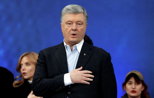 Кандидат в президенты Украины Петр Порошенко во время дебатов на стадионе Олимпийский в Киеве Кандидат в президенты Украины Петр Порошенко во время дебатов на стадионе Олимпийский в Киеве
