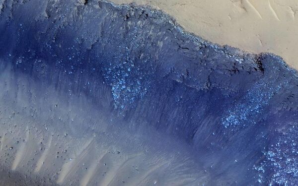 Система разломов Cerberus Fossae на поверхности Марса Система разломов Cerberus Fossae на поверхности Марса