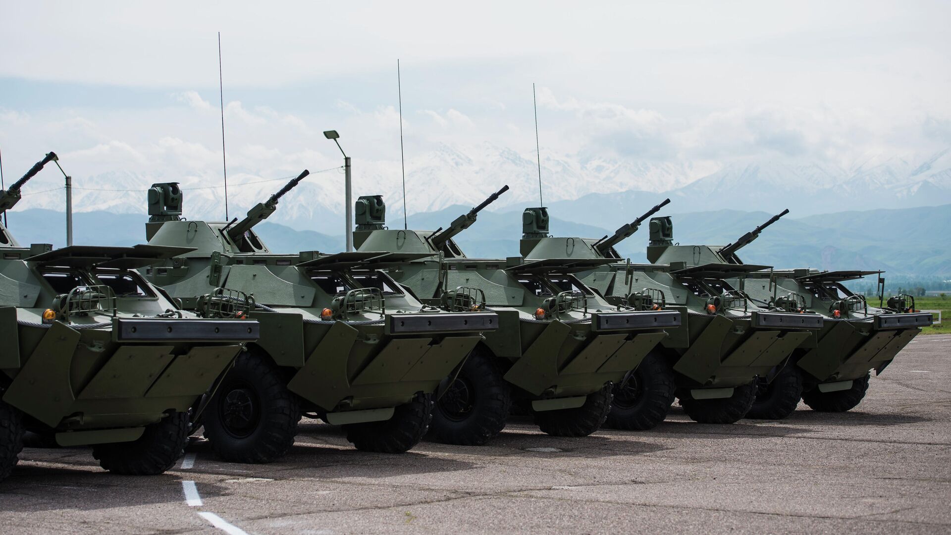 Бронированные разведывательно-дозорные машины (БРДМ-2) Бронированные разведывательно-дозорные машины (БРДМ-2) - РИА Новости, 1920, 28.12.2020