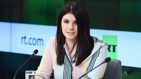 Варвара Караулова во время пресс-конференции в МИА Россия сегодня