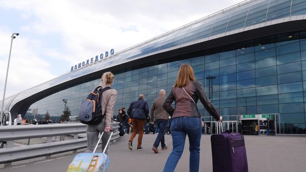 В аэропорту Домодедово усилен контроль за соблюдением масочного режима