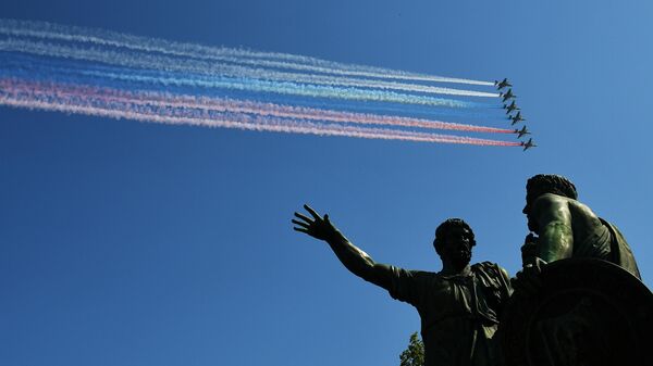 Штурмовики Су-25 БМ на генеральной репетиции военного парада на Красной площади Штурмовики Су-25 БМ на генеральной репетиции военного парада на Красной площади