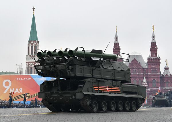 Зенитный ракетный комплекс Бук-М2 на военном параде на Красной площади, посвящённом 74-й годовщине Победы в Великой Отечественной войне