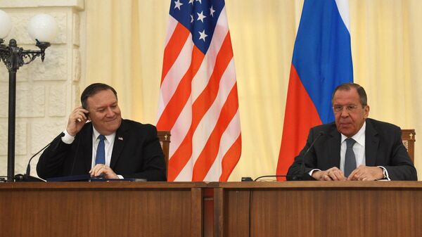 Министр иностранных дел РФ Сергей Лавров и госсекретарь США Майк Помпео во время совместной пресс-конференции по итогам переговоров в Сочи Министр иностранных дел РФ Сергей Лавров и госсекретарь США Майк Помпео во время совместной пресс-конференции по итогам переговоров в Сочи