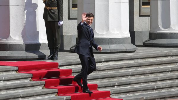 Президент Украины Владимир Зеленский после церемонии инаугурации в Верховной Раде в Киеве. 20 мая 2019 Президент Украины Владимир Зеленский после церемонии инаугурации в Верховной Раде в Киеве. 20 мая 2019