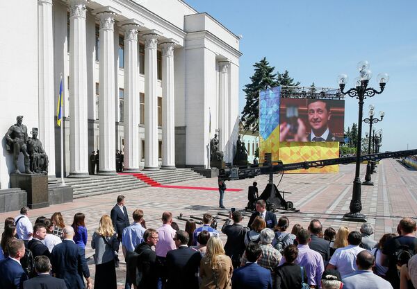 Трансляция церемонии инаугурации избранного президента Украины Владимира Зеленского в Киеве Трансляция церемонии инаугурации избранного президента Украины Владимира Зеленского в Киеве