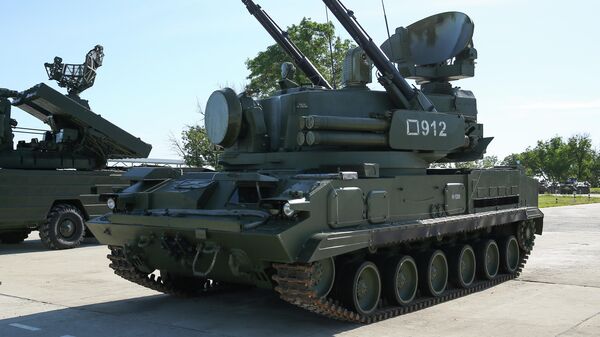 Зенитная самоходная установка Тунгуска на полигоне Ейский Учебного центра войсковой противовоздушной обороны, где проходит всеармейский конкурс Чистое небо Зенитная самоходная установка Тунгуска на полигоне Ейский Учебного центра войсковой противовоздушной обороны, где проходит всеармейский конкурс Чистое небо