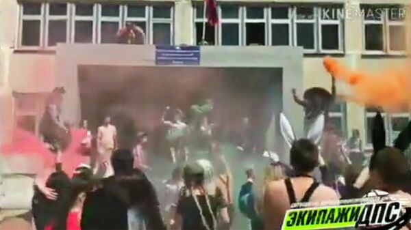 Стоп-кадр видеоролика, снятого выпускниками школы во Владивостоке