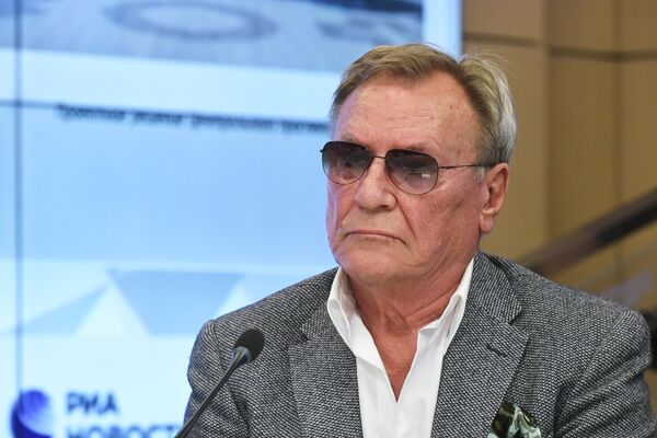 Народный артист РСФСР Сергей Шакуров Народный артист РСФСР Сергей Шакуров