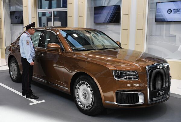 Автомобиль Aurus Senat у конгрессно-выставочного центра Экспофорум накануне открытия Петербургского международного экономического форума 2019 Автомобиль Aurus Senat у конгрессно-выставочного центра Экспофорум накануне открытия Петербургского международного экономического форума 2019