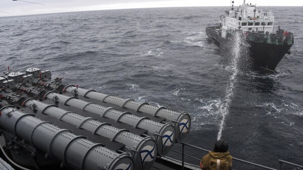 Большой гидрографический катер БГК-2151 во время совместных российско-японских учений по поиску и спасению на море Сарекс-2019 Большой гидрографический катер БГК-2151 во время совместных российско-японских учений по поиску и спасению на море Сарекс-2019