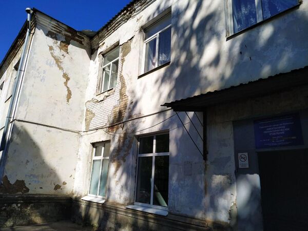 Здание поликлиники в Струнино Здание поликлиники в Струнино