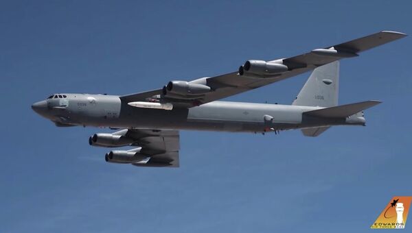 Первый полет B-52 Stratofortress, оснащенного прототипом гиперзвуковой ракеты AGM-183A Первый полет B-52 Stratofortress, оснащенного прототипом гиперзвуковой ракеты AGM-183A