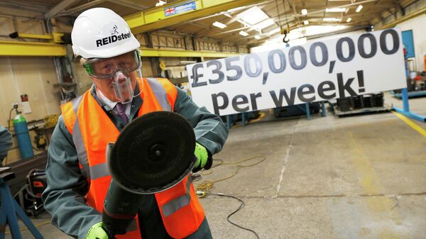 Борис Джонсон во время посещения компании Reid Steel. 12 мая 2016 года Борис Джонсон во время посещения компании Reid Steel. 12 мая 2016 года