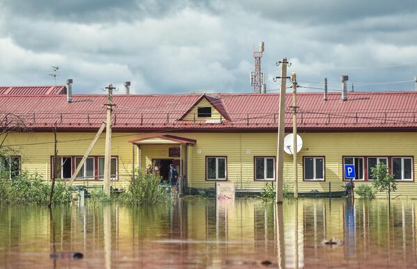 Затопленное здание школы в селе Норск в Селемджинском районе Амурской области Затопленное здание школы в селе Норск в Селемджинском районе Амурской области