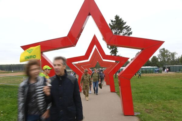 Зрители финала Танкового биатлона V Армейских международных игр-2019 в парке Патриот Зрители финала Танкового биатлона V Армейских международных игр-2019 в парке Патриот